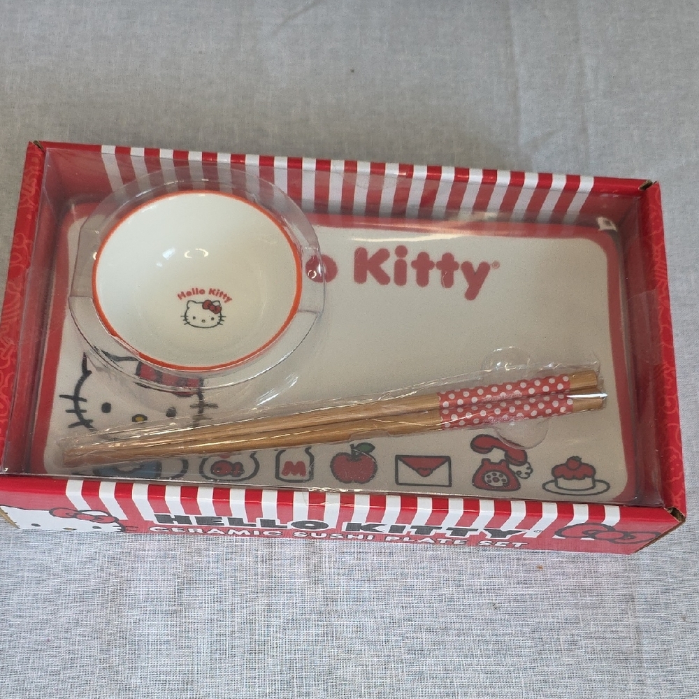 Hello Kitty Sushi Plate Set